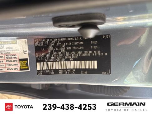 Used 2023 Toyota Corolla Cross XLE w/ Convenience Package image 24