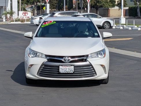 Used 2017 Toyota Camry XLE w/ Convenience Package FWD image 2
