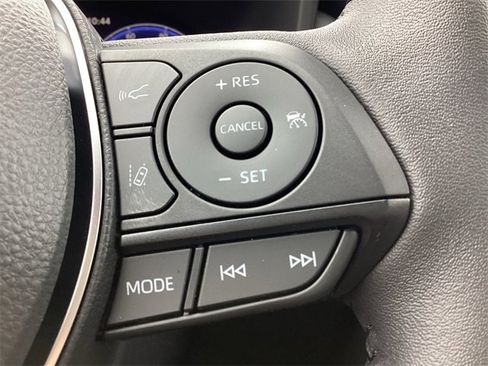 New 2025 Toyota RAV4 Limited image 18