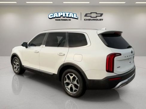 Used 2020 Kia Telluride EX image 3