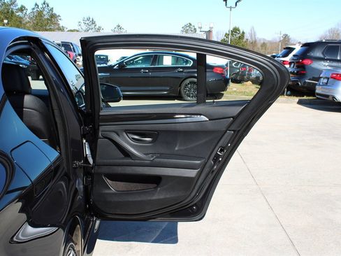 Used 2013 BMW 550i xDrive Sedan image 32