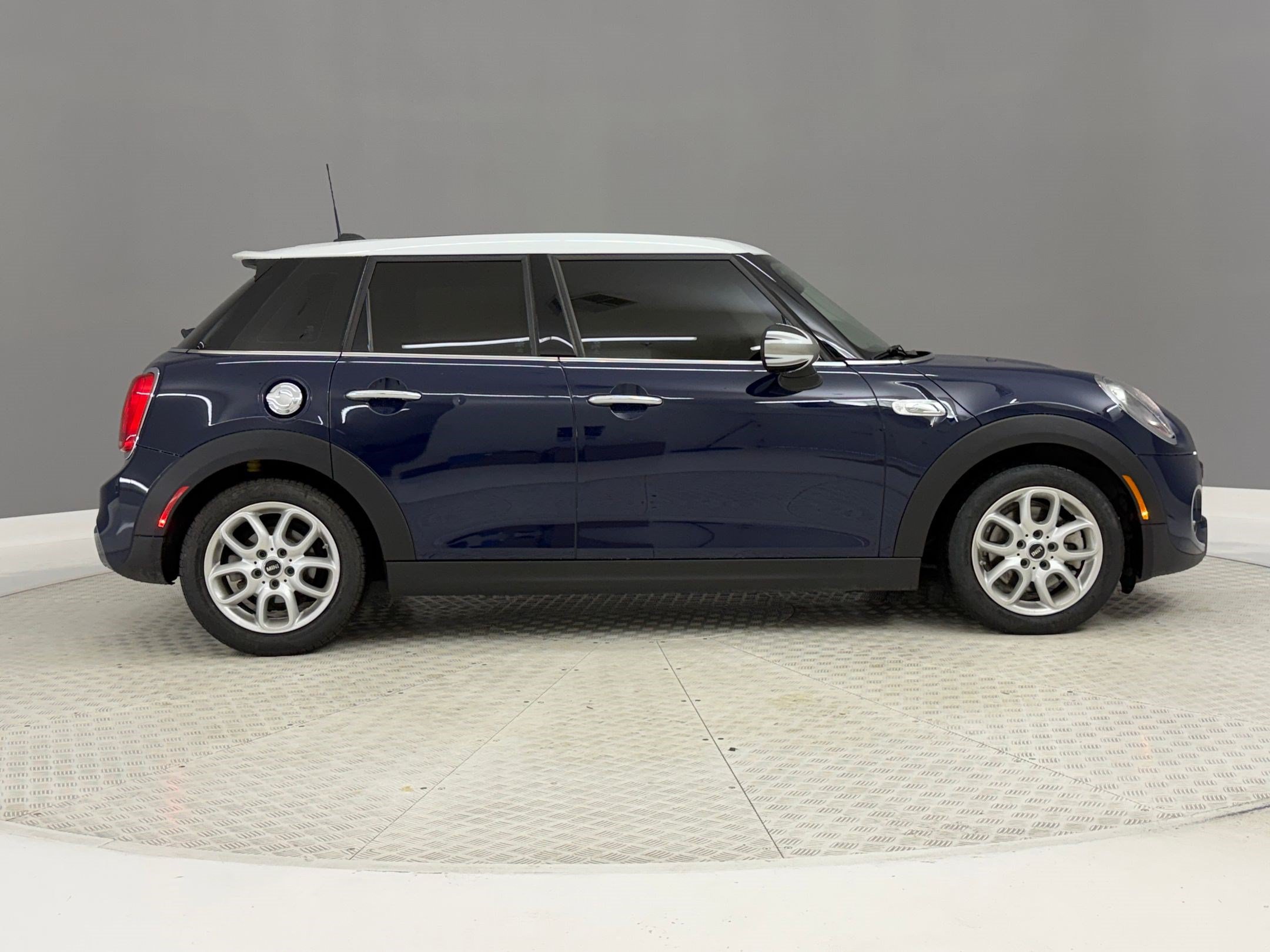 Used 2015 MINI Cooper S FWD image 7