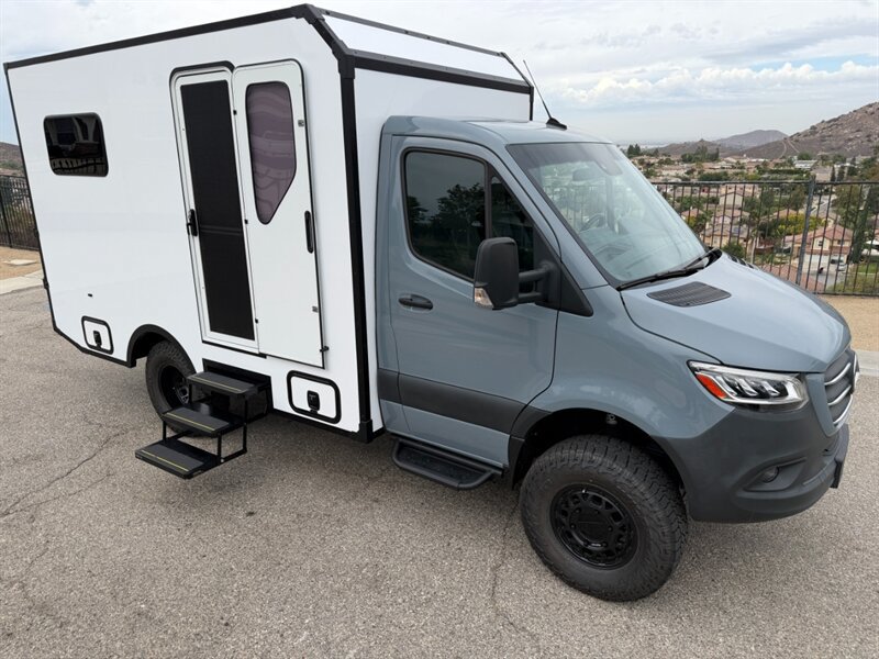 Used 2024 Mercedes-Benz Sprinter 3500 image 4