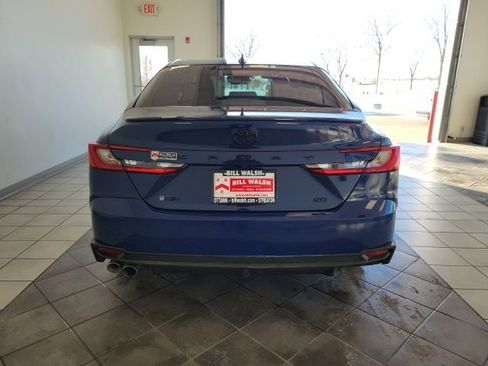 Used 2025 Toyota Camry SE image 6