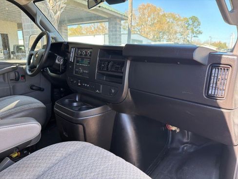 Used 2019 Chevrolet Express 2500 image 24