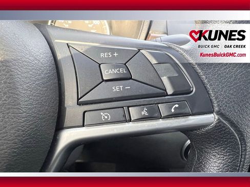 Used 2024 Nissan Altima 2.5 SV image 17