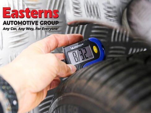 Used 2023 Nissan Versa SV image 27