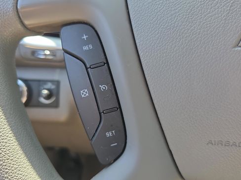 Used 2015 Chevrolet Traverse LS FWD image 26