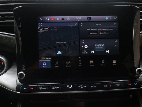 Used 2024 Jeep Wagoneer Series II w/ Flexible Seating Group image 25