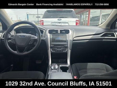 Used 2018 Ford Fusion SE w/ Fusion SE Technology Package FWD image 12