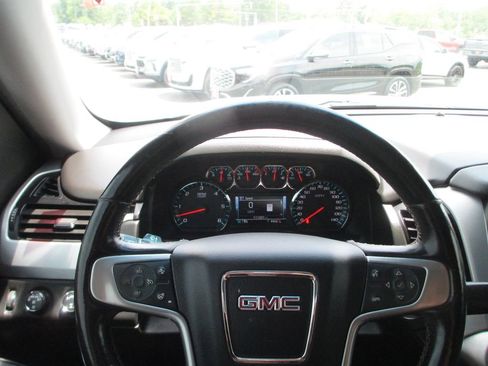 Used 2019 GMC Yukon SLT w/ Open Road Package AWD/4WD image 39