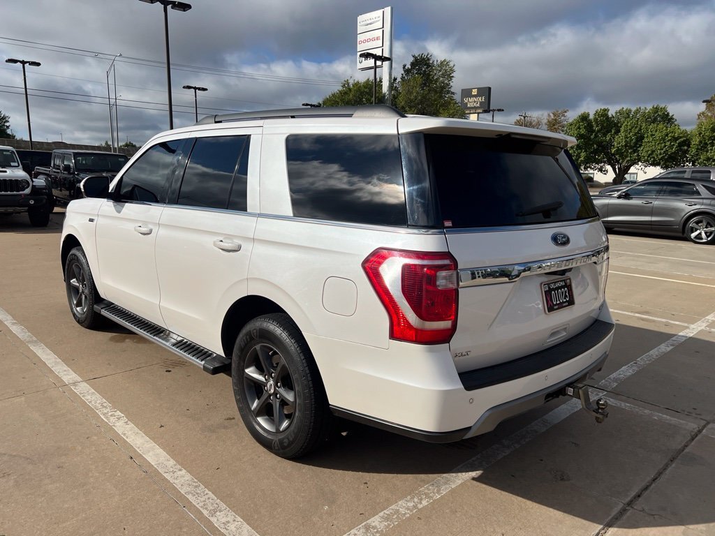 Used 2018 Ford Expedition XLT w/ Equipment Group 202A AWD/4WD image 3