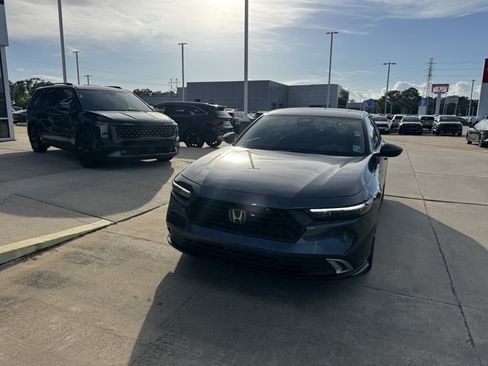 Used 2023 Honda Accord Touring image 4