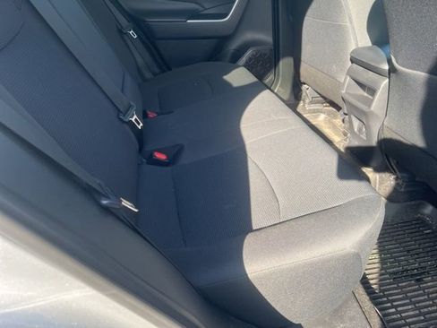 Used 2019 Toyota RAV4 LE image 9