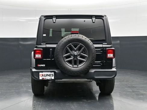 Used 2024 Jeep Wrangler Sport S image 9