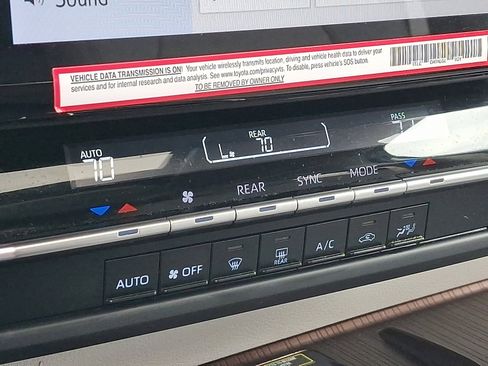 Used 2024 Toyota Sienna LE image 17