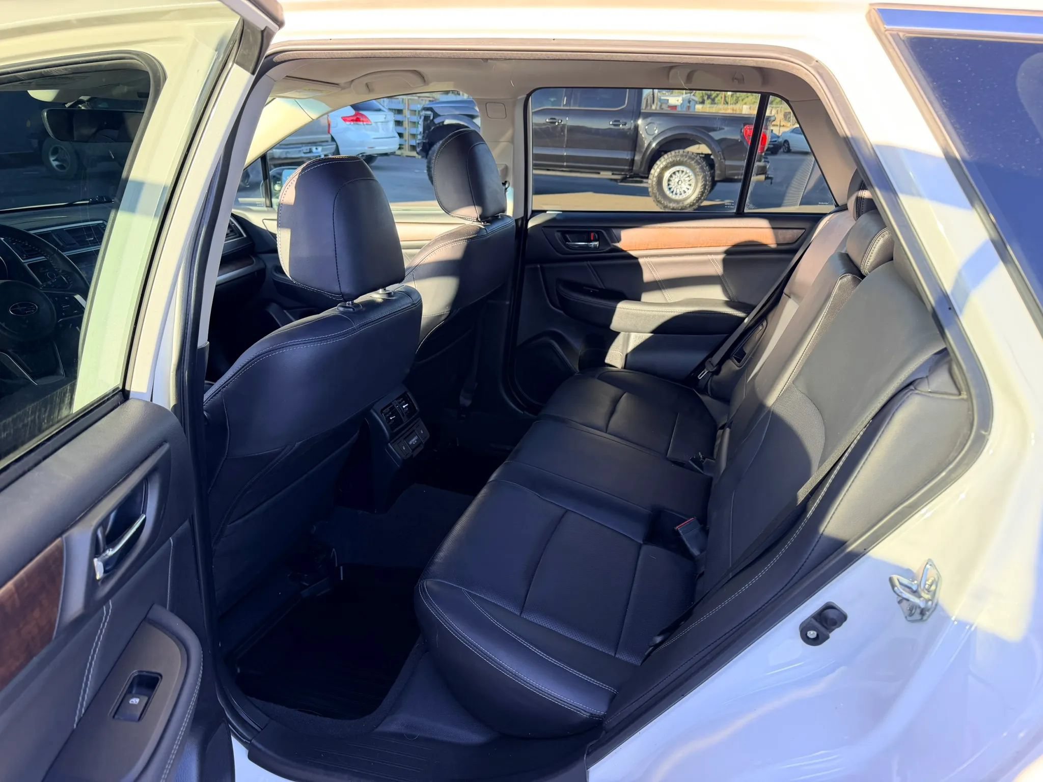 Used 2018 Subaru Outback 2.5i Limited AWD/4WD image 17