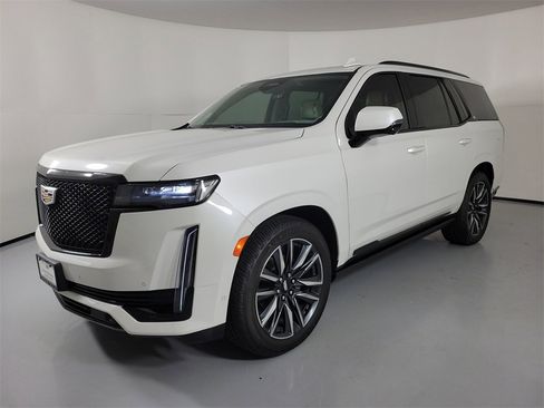 Used 2021 Cadillac Escalade Sport Platinum w/ Heavy-Duty Trailer Package image 2