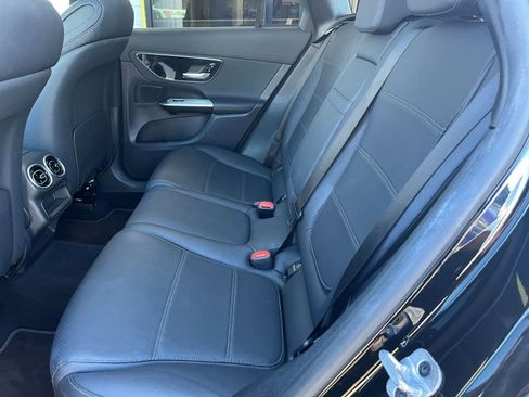 Used 2024 Mercedes-Benz GLC 300 GLC 300 image 27