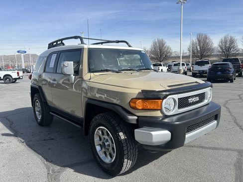 Used 2012 Toyota FJ Cruiser 4WD w/ Convenience Pkg image 7