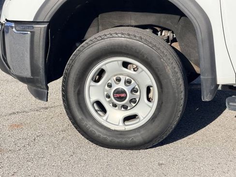Used 2024 GMC Sierra 2500 Pro w/ Convenience Package image 9