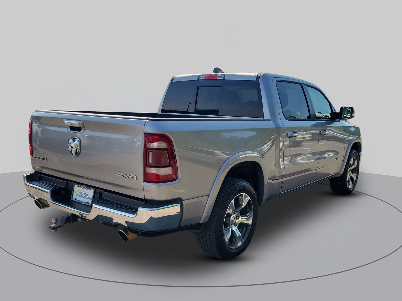 Used 2019 RAM 1500 Laramie AWD/4WD image 3