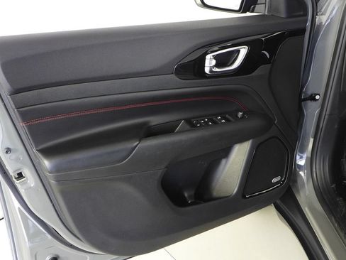 Used 2022 Jeep Compass Trailhawk w/ Sun and Sound Group AWD/4WD image 11