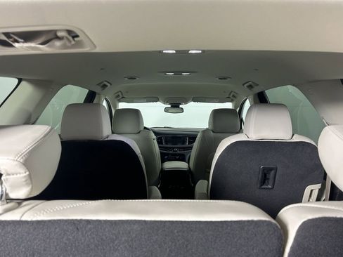 Used 2024 Buick Enclave Essence image 10