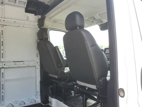 Used 2025 RAM ProMaster 2500 w/ Convenience Group FWD image 11