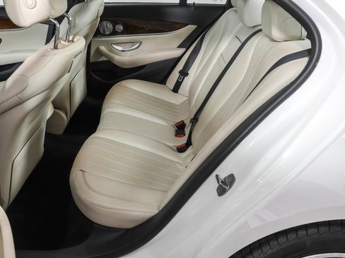 Used 2018 Mercedes-Benz E 300 4MATIC image 36