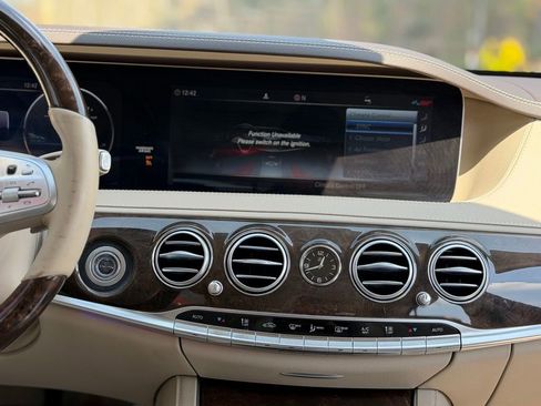 Used 2019 Mercedes-Benz S 560 Sedan image 46