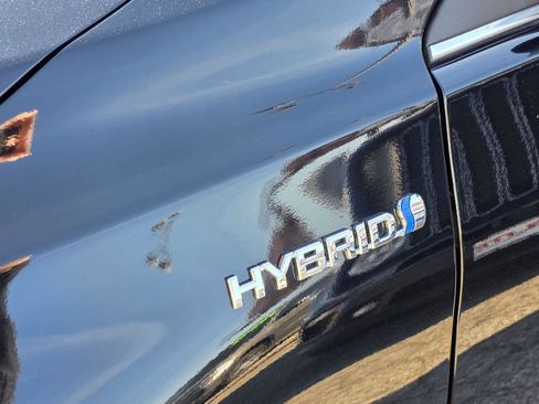 Used 2015 Toyota Camry XLE image 41