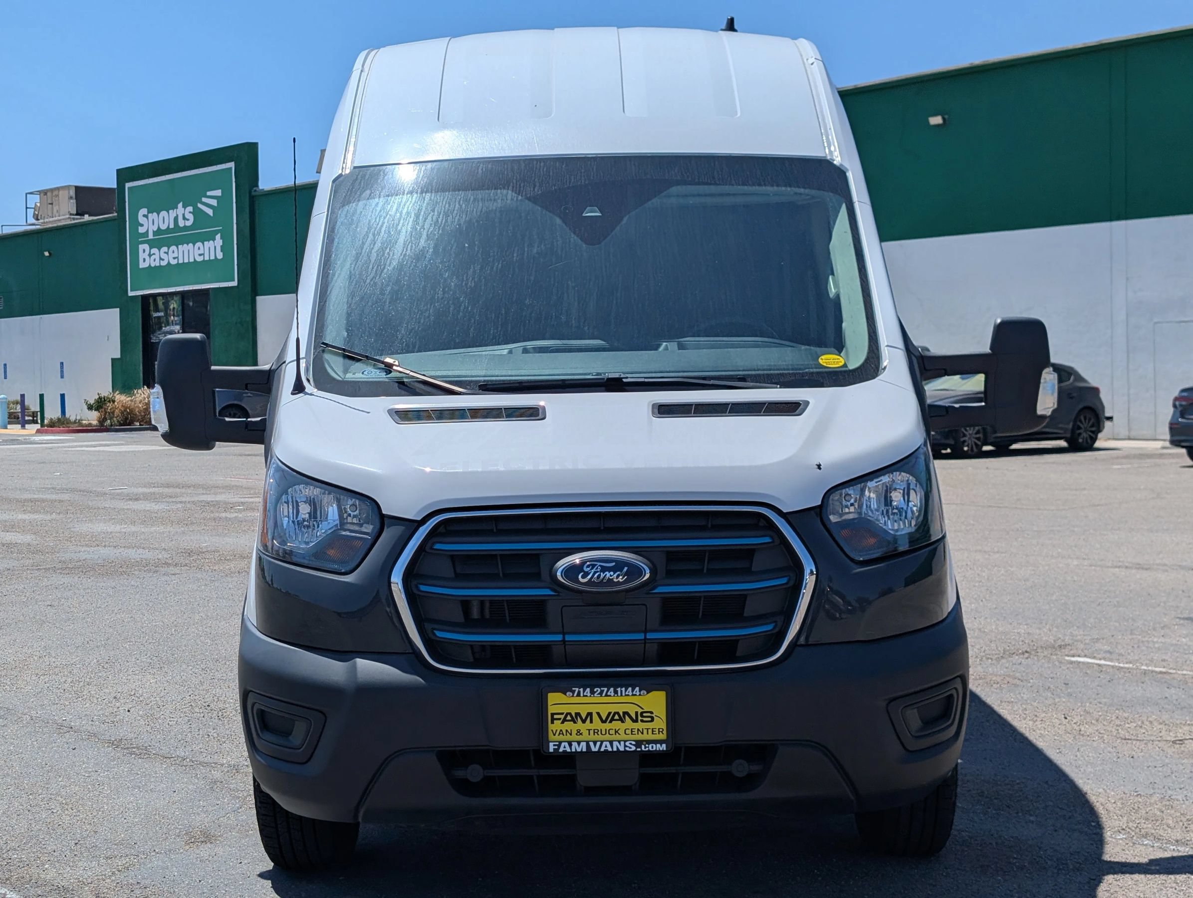Used 2022 Ford E-Transit 148 High Roof w/ Load Area Protection Package RWD image 3