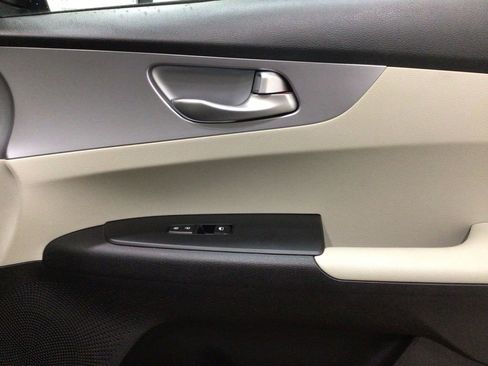 Used 2023 Kia Forte LXS w/ LXS Technology Package FWD image 31