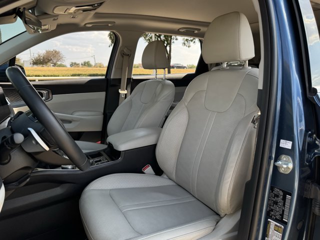 Used 2025 Kia Sorento EX w/ EX Panoramic Sunroof Package AWD/4WD image 28