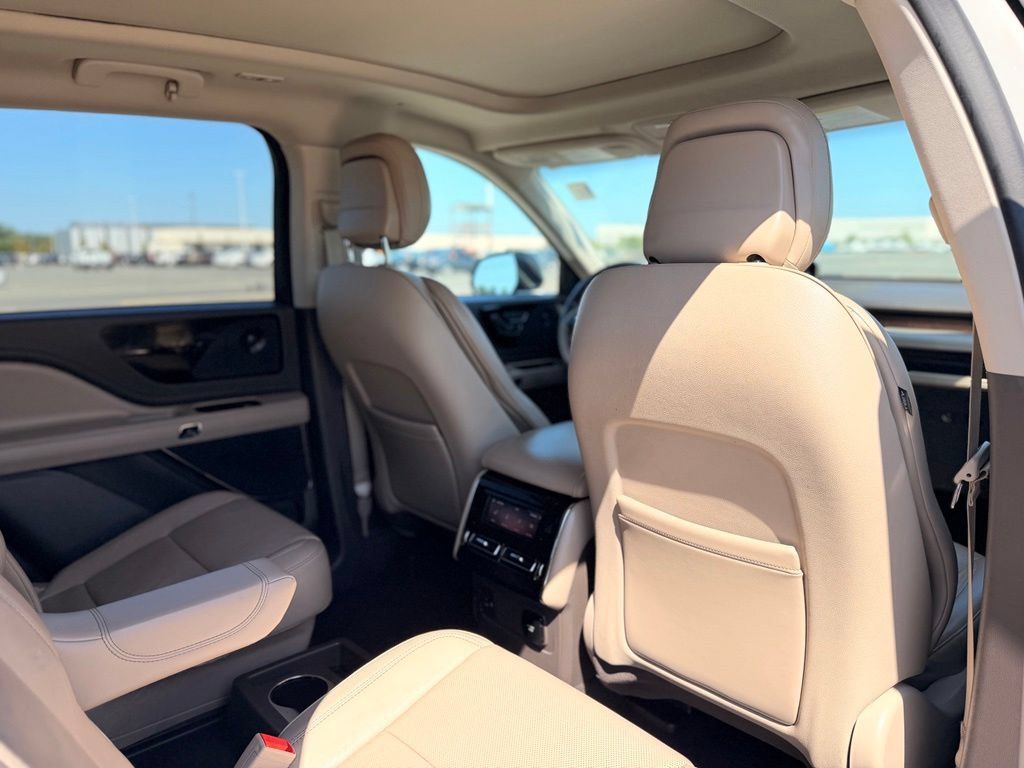 Used 2020 Lincoln Aviator Reserve w/ Equipment Group 201A AWD/4WD image 17
