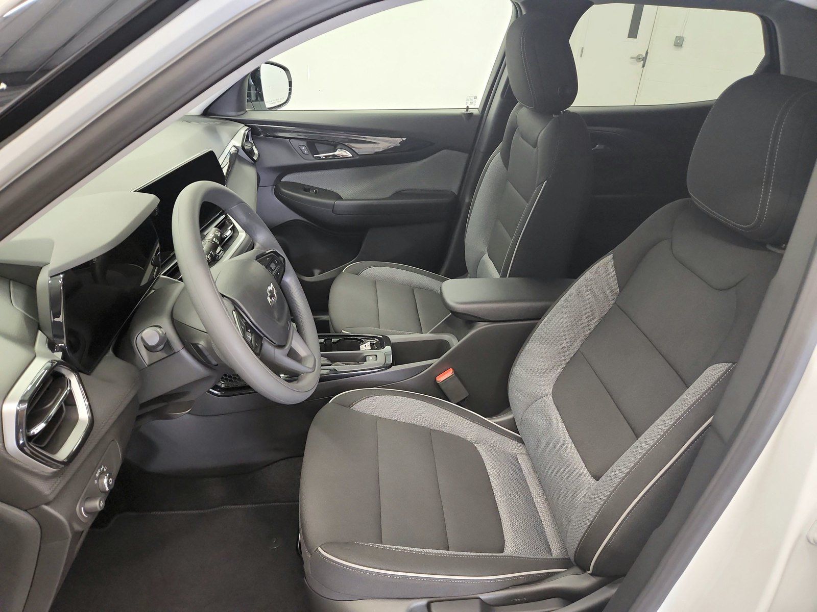 New 2026 Chevrolet TrailBlazer LT w/ Midnight Edition FWD image 19