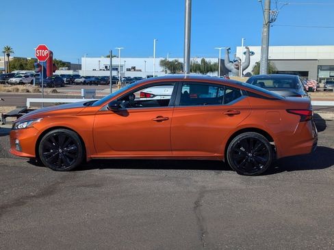 Certified 2022 Nissan Altima 2.5 SR image 3