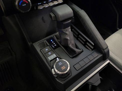 Used 2025 Toyota 4Runner SR5 AWD/4WD image 23