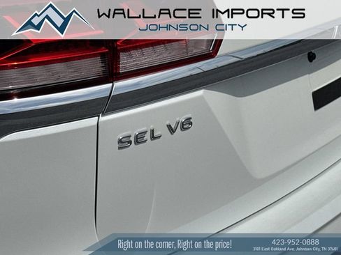 Used 2022 Volkswagen Atlas SEL Premium AWD/4WD image 12