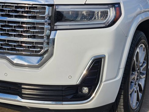 Used 2023 GMC Acadia Denali image 9