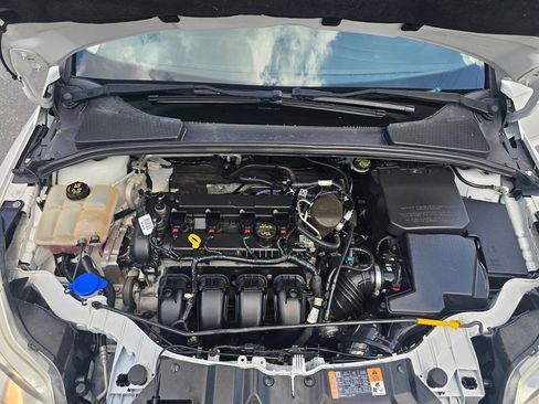 Used 2014 Ford Focus SE w/ Equipment Group 201A FWD image 29