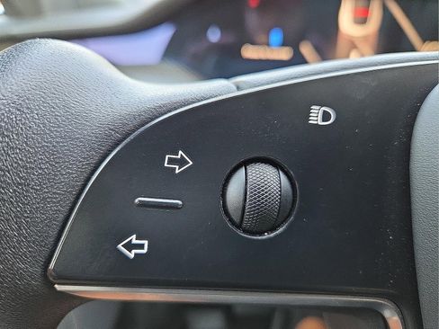 Used 2021 Tesla Model S Plaid image 19