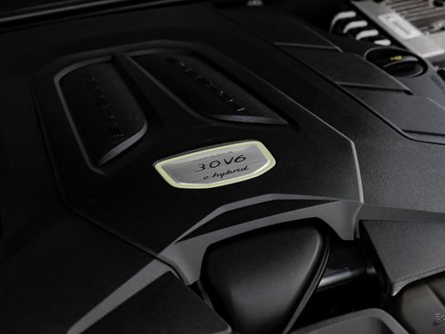Used 2023 Porsche Cayenne image 89
