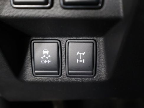 Used 2022 Nissan Frontier PRO-4X w/ Technology Package image 37