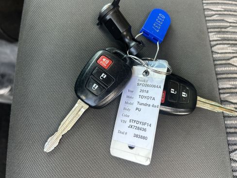 Used 2018 Toyota Tundra SR5 w/ TRD Off Road Package image 31