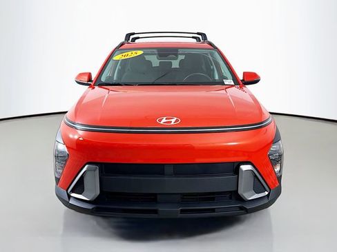 Used 2025 Hyundai Kona SEL AWD/4WD image 2