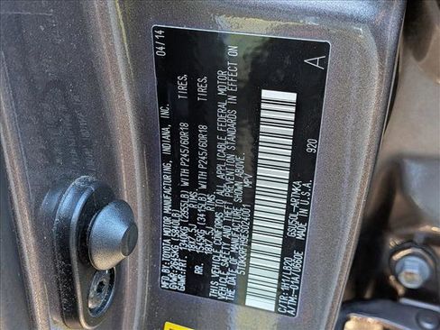 Used 2014 Toyota Highlander XLE image 18