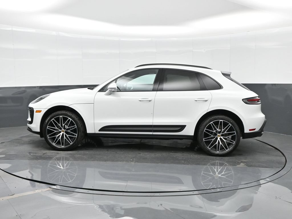 Certified 2026 Porsche Macan AWD/4WD image 2