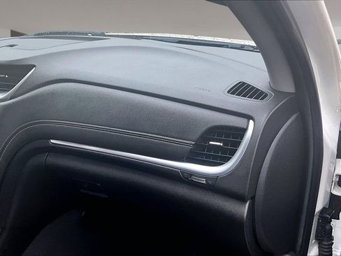 Used 2015 Chevrolet Traverse LTZ FWD image 16
